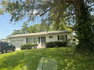Foreclosed Home - 9603 CHICAGO HEIGHTS BLVD, 63132