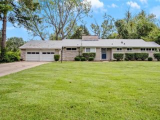 Foreclosed Home - 1124 BASSWOOD LN, 63132