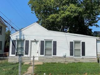 Foreclosed Home - 1207 BELRUE AVE, 63133