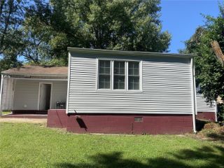 Foreclosed Home - 6238 TYNDALL DR, 63134