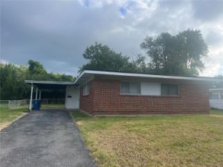Foreclosed Home - 8413 JANUARY AVE, 63134