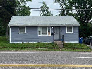 Foreclosed Home - 801 CHAMBERS RD, 63135