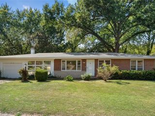 Foreclosed Home - 901 NEARBROOK AVE, 63135