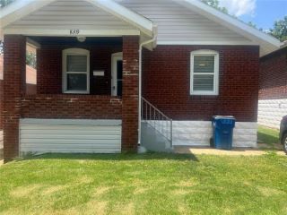 Foreclosed Home - 8319 STRATHMORE PL, 63136