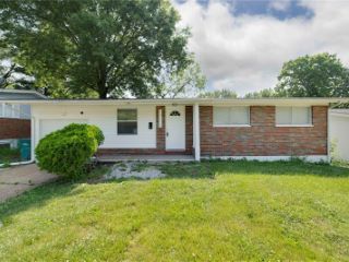 Foreclosed Home - 10216 VISCOUNT DR, 63136