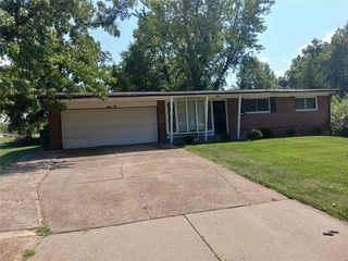 Foreclosed Home - 2330 HALLWOOD DR, 63136