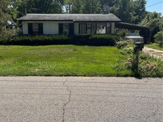Foreclosed Home - 1916 CROWN POINT DR, 63136