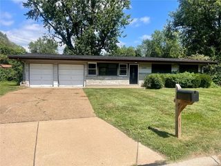 Foreclosed Home - 2221 KIPP CT, 63136