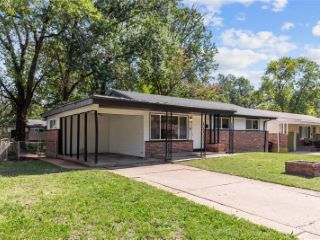 Foreclosed Home - 9928 CASTLE DR, 63136