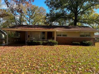 Foreclosed Home - 9708 PORTAGE DR, 63136