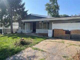 Foreclosed Home - 10609 LINNELL DR, 63136