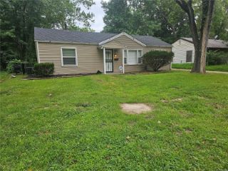 Foreclosed Home - 9721 VICKIE PL, 63136
