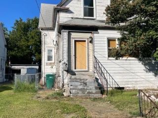 Foreclosed Home - 2035 SWITZER AVE, 63136
