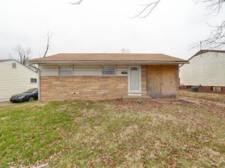 Foreclosed Home - 211 PERTHSHIRE RD, 63137