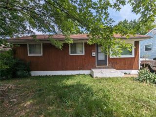 Foreclosed Home - 201 RODERICK DR, 63137