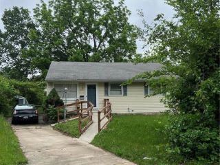 Foreclosed Home - 10521 GRETNA CIR, 63137