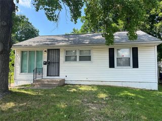 Foreclosed Home - 401 MIDLOTHIAN RD, 63137