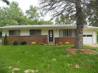 Foreclosed Home - 1033 BRIARBRAE DR, 63138