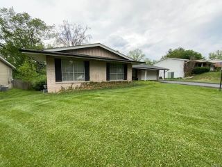 Foreclosed Home - 1401 ORCHARD LAKES DR, 63146