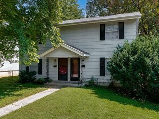 Foreclosed Home - 920 N BENTON AVE, 63301