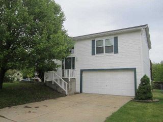 Foreclosed Home - 2 WHISPERING ROCK CT, 63366