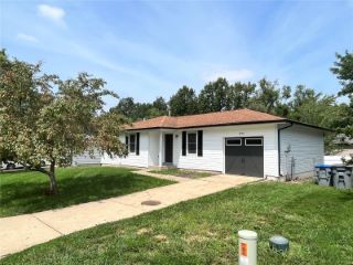 Foreclosed Home - 1305 SHALLOW LAKE DR, 63366