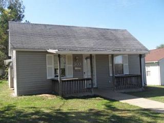 Foreclosed Home - 303 S SCHOOL ST, 63601