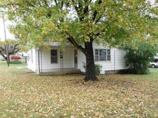 Foreclosed Home - 200 4TH ST, 63601
