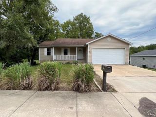 Foreclosed Home - 305 A ST, 63601