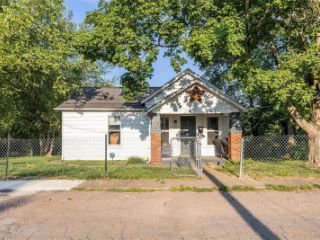 Foreclosed Home - 32 SUMMIT ST, 63628