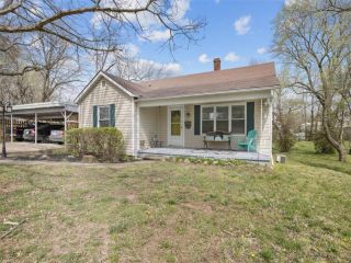 Foreclosed Home - 215 W JEFFERSON ST, 63664