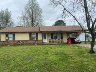 Foreclosed Home - 1308 W MURRAY LN, 63801