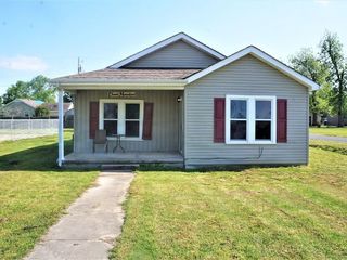 Foreclosed Home - 300 E 19TH ST, 63830