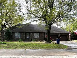 Foreclosed Home - 231 BELLE MEADE PL, 63857