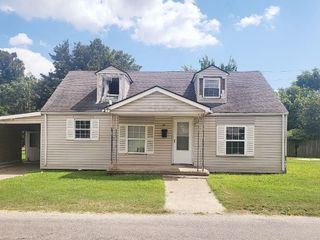 Foreclosed Home - 711 E 5TH ST, 63857