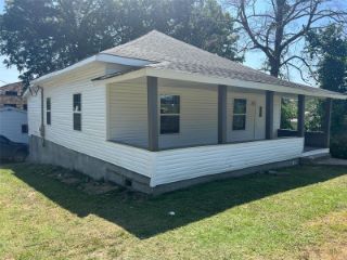 Foreclosed Home - 406 N GRAND AVE, 63935
