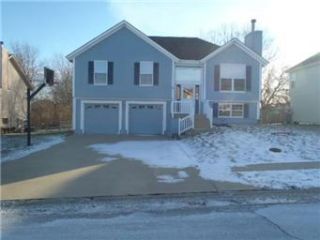 Foreclosed Home - 205 APPLE BLOSSOM LN, 64012