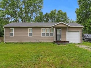 Foreclosed Home - 17410 CHESTNUT DR, 64012