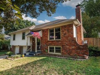 Foreclosed Home - 517 MARK LN, 64012