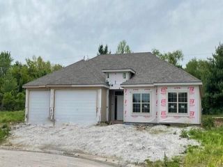 Foreclosed Home - 808 SE SPARROW CT, 64014