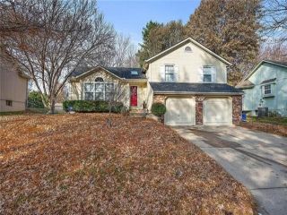 Foreclosed Home - 3501 SE LAKE VILLAGE BLVD, 64014