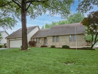 Foreclosed Home - 1912 NW MANOR DR, 64014