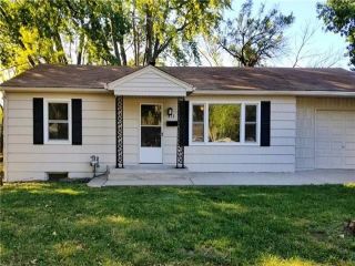 Foreclosed Home - 812 NW ZAUN AVE, 64015