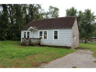 Foreclosed Home - 105 Madison St, 64016