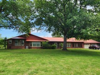 Foreclosed Home - (Range 320 - 397) SW 50TH RD, 64019