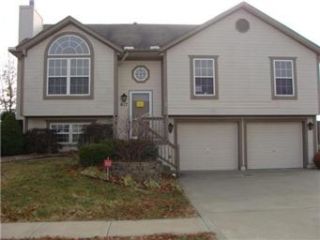 Foreclosed Home - 617 SW WESTVIEW DR, 64029