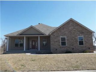Foreclosed Home - 2300 NE OVERLAND DR, 64029