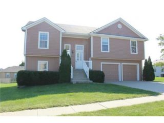 Foreclosed Home - 2338 Ne Overbrook Dr, 64029