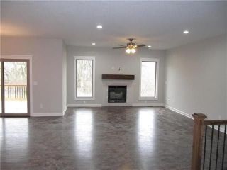 Foreclosed Home - 901 NW LINDENWOOD DR, 64029