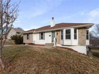 Foreclosed Home - 905 SW SHORTHORN DR, 64029